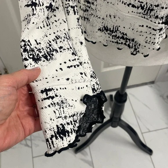 Joseph Ribkoff Black White Jacket Zip up Ruffle Trim size US 4 - Picture 7 of 12